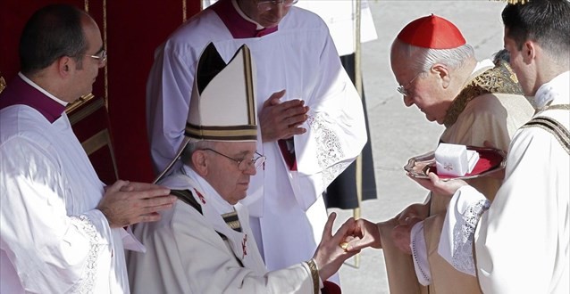 Χιλιάδες πιστών στην τελετή ενθρόνισης του Πάπα Φραγκίσκου